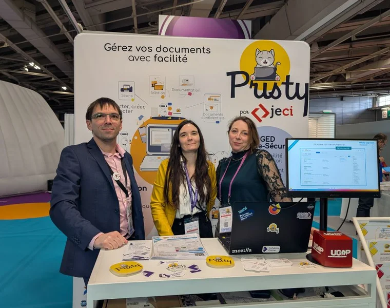 L'équipe Jeci sur son stand à Documation 2025